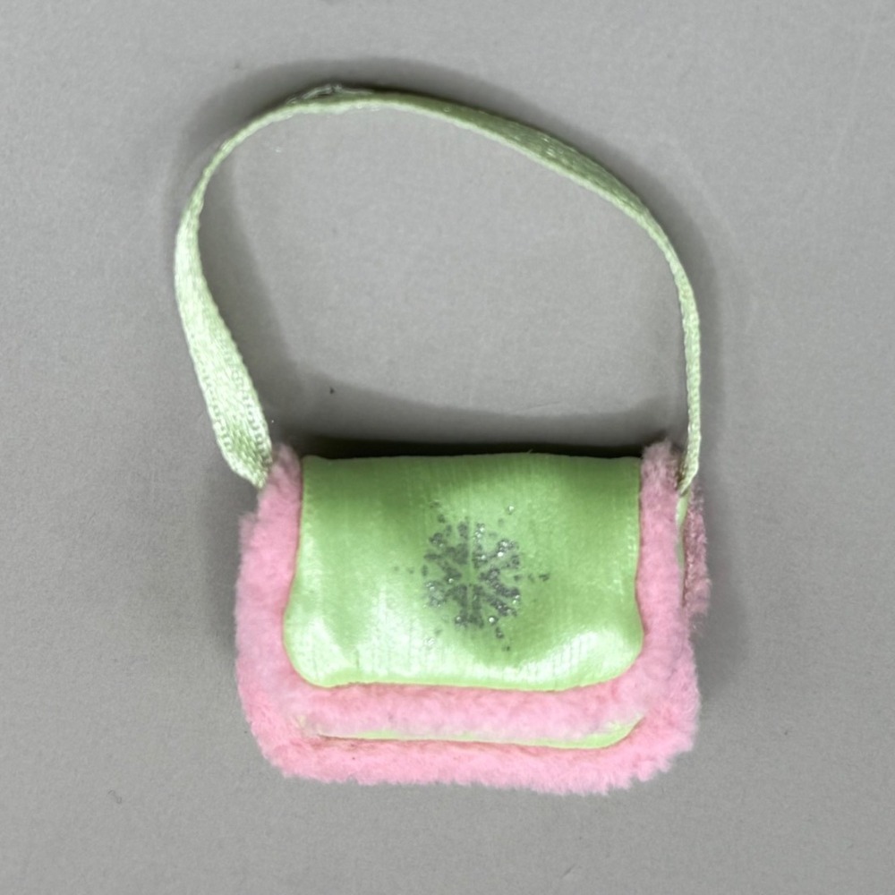2003 Bratz Wintertime Wonderland Sasha Bag MGA Green Pink Purse Accessory